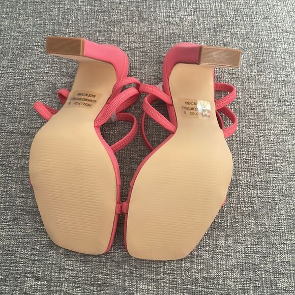 Kayleen By Los Angeles Women's Criss-Cross Elastic Ankle Strap - Picture 8 of 9